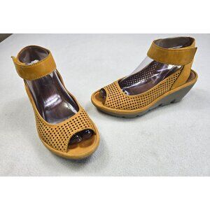 Clarks Artisan Womens Mustard Yellow Leather Perforated Wedge Sandals Size 7.5M